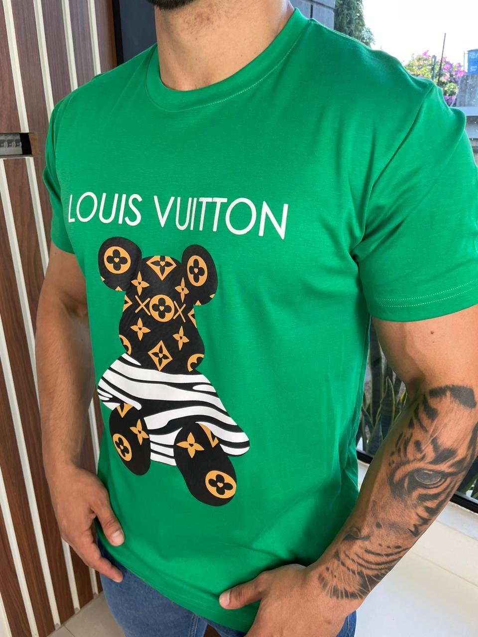 Remera M Louis Vuitton Verde Estampado Negro Xl BE Shop